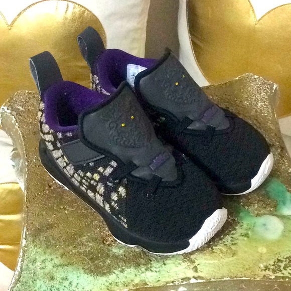 Baby ..lebrons..nike..accepting offers - Picture 6 of 7